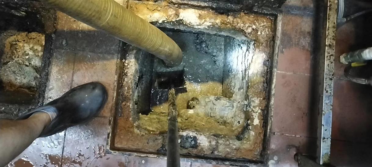 头屯河污水池清理一般都有毒气，怎么预防中毒呢？