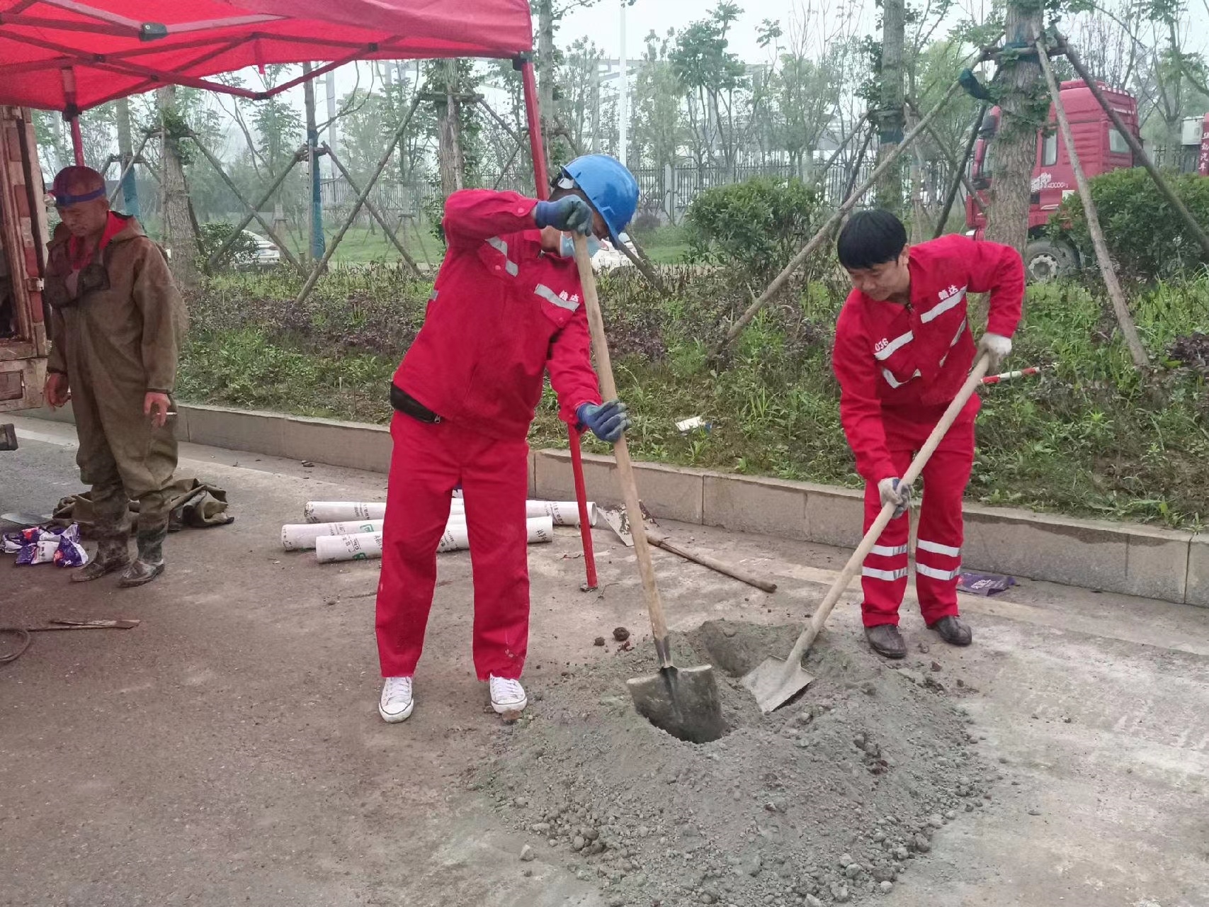 头屯河管道疏通哪家好】及时进行市政管道清淤